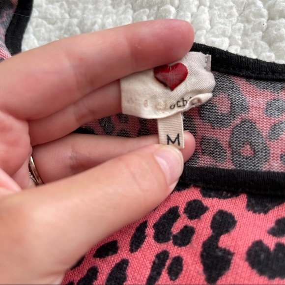 One Clothing Long Sleeve Cheetah Print Open Sleeve - Picture 8 of 12